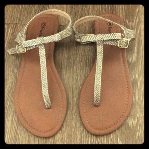 T-strap sandals with bow
